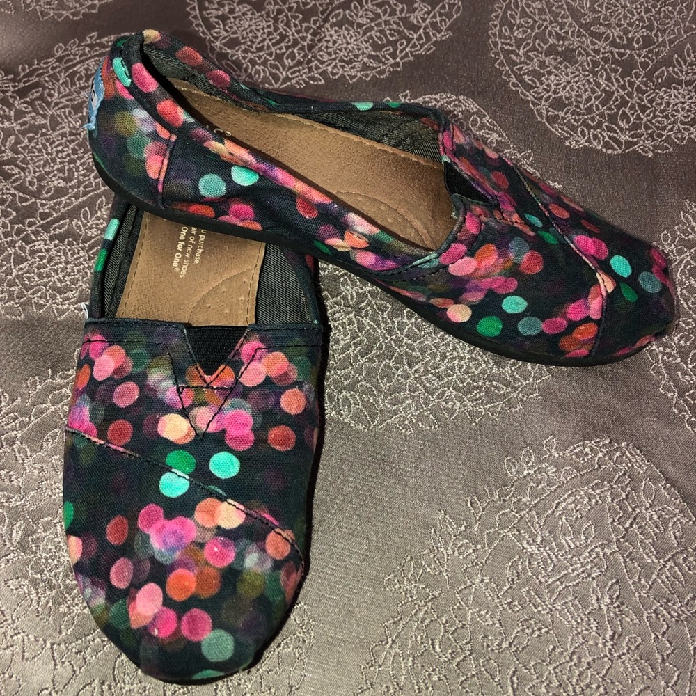 Toms shoes size 6.5